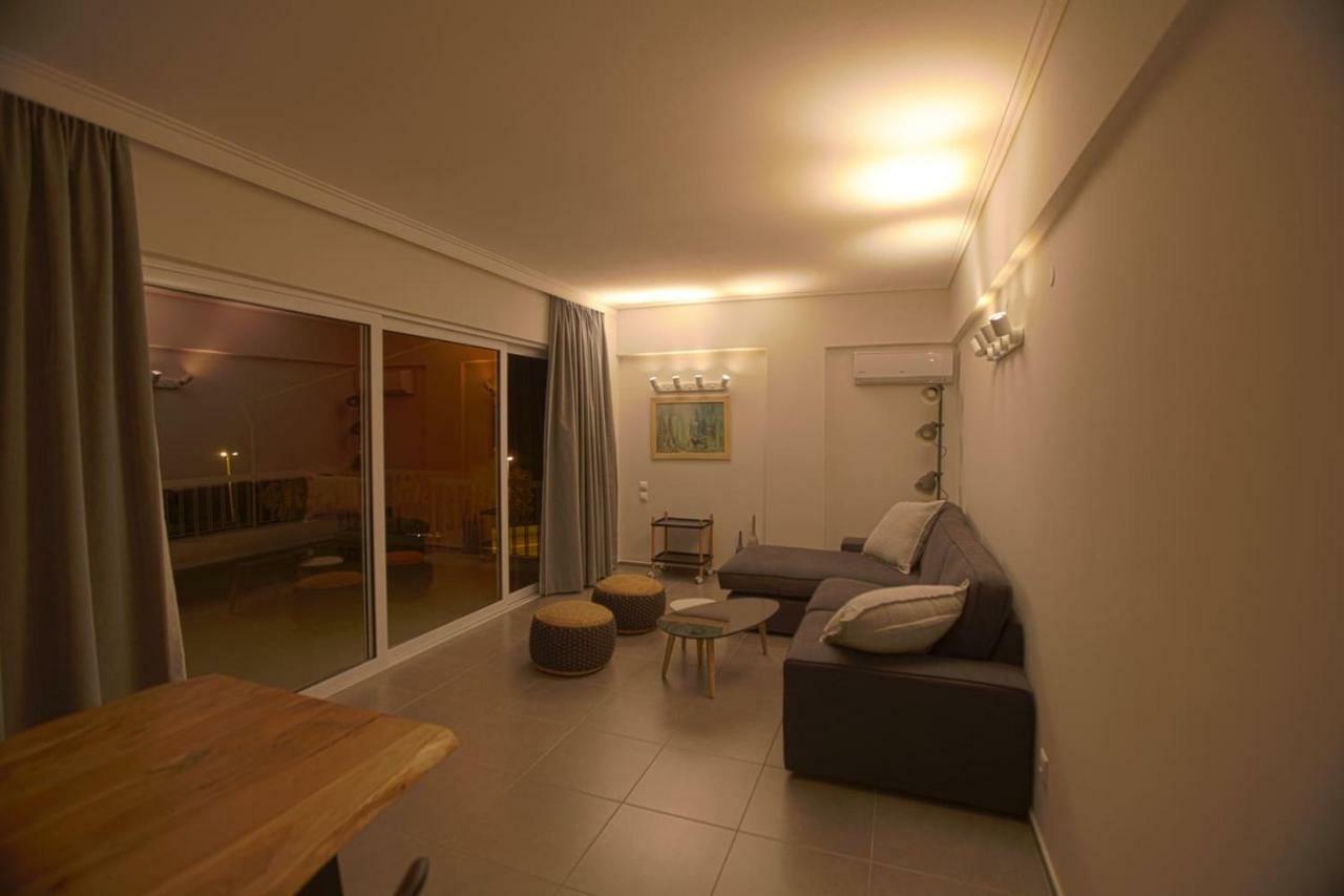 Seaside Renovated Top Floor Apartment Saronida Eksteriør billede